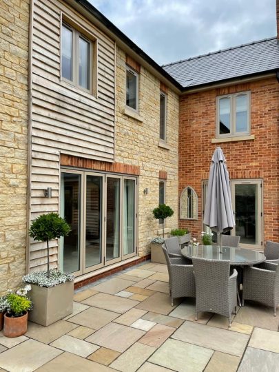 e8e6eb90-9791-4247-a9a2-497fa6856914